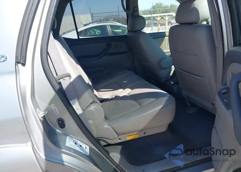 2003 Toyota Sequoia Limited V8 z USA, uszkodzony, nr VIN 5TDBT48A63S197584